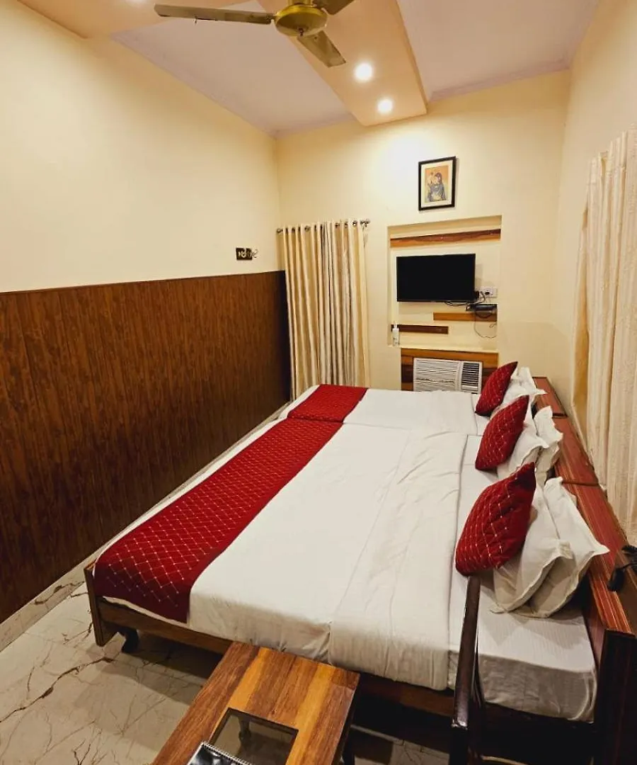 Bhagyashree Guest House 2 Km To Vishwanath Temple, Ganga Ghat Parking Available Varanasi 3*,  India