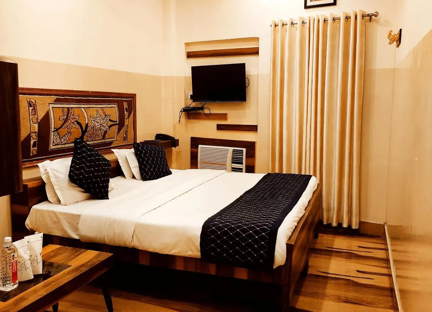 Bhagyashree Guest House 2 Km To Vishwanath Temple, Ganga Ghat Parking Available Varanasi 3*,