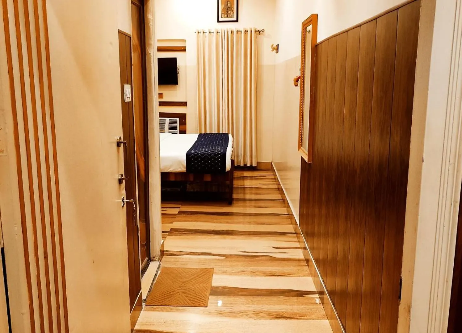 Bhagyashree Guest House 2 Km To Vishwanath Temple, Ganga Ghat Parking Available Varanasi Hotel